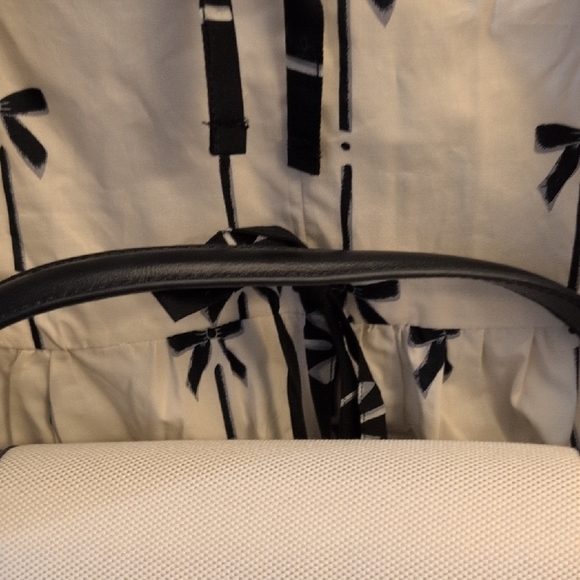 Sage & Fig Bow Print Peplum Blouse in Cream & Black With Crossbody - Picture 7 of 9